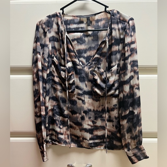 BCBG abstract silk JOSS shirt size small - Picture 2 of 7